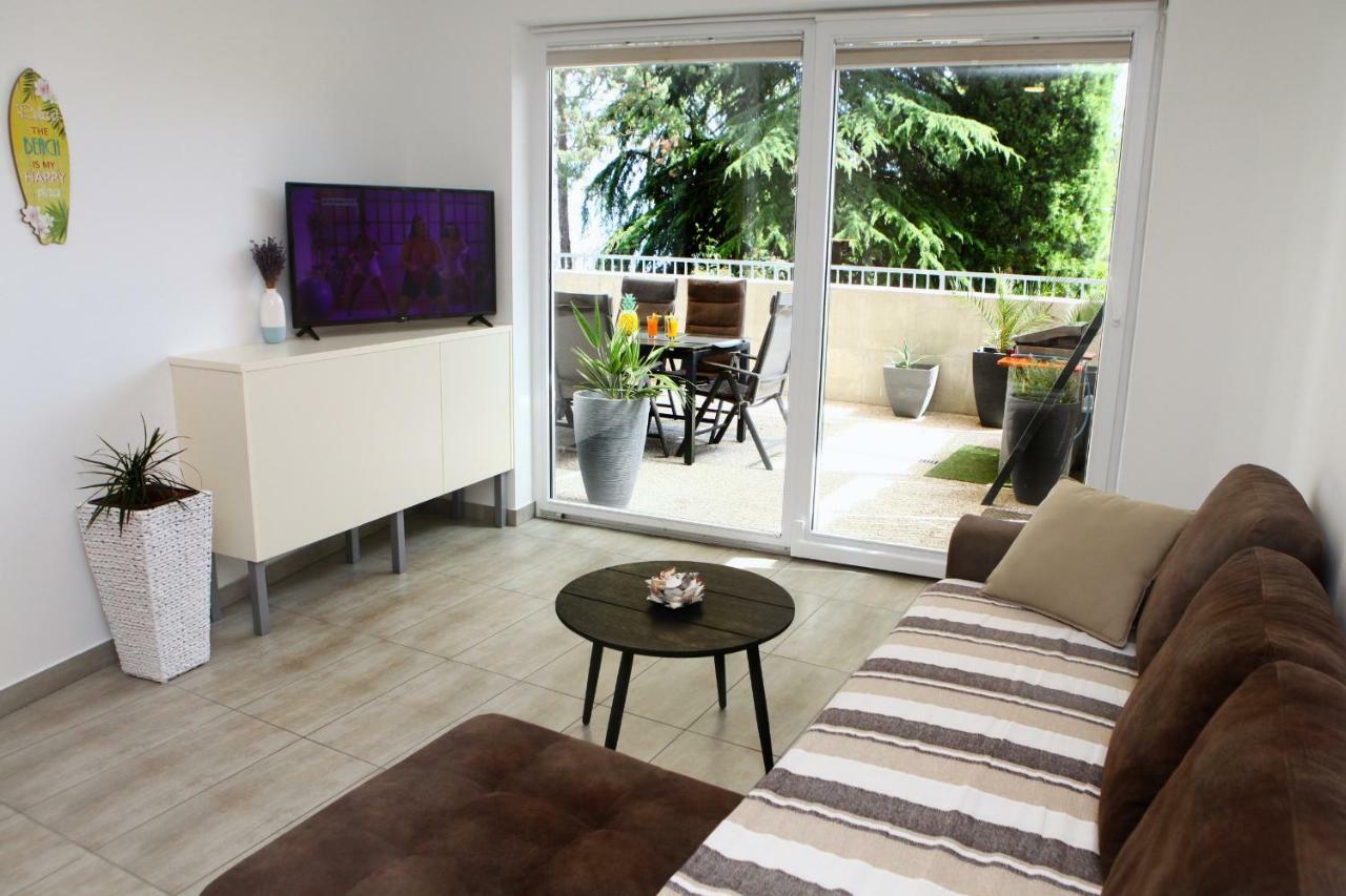Trendy Apartment Izola Js Buitenkant foto
