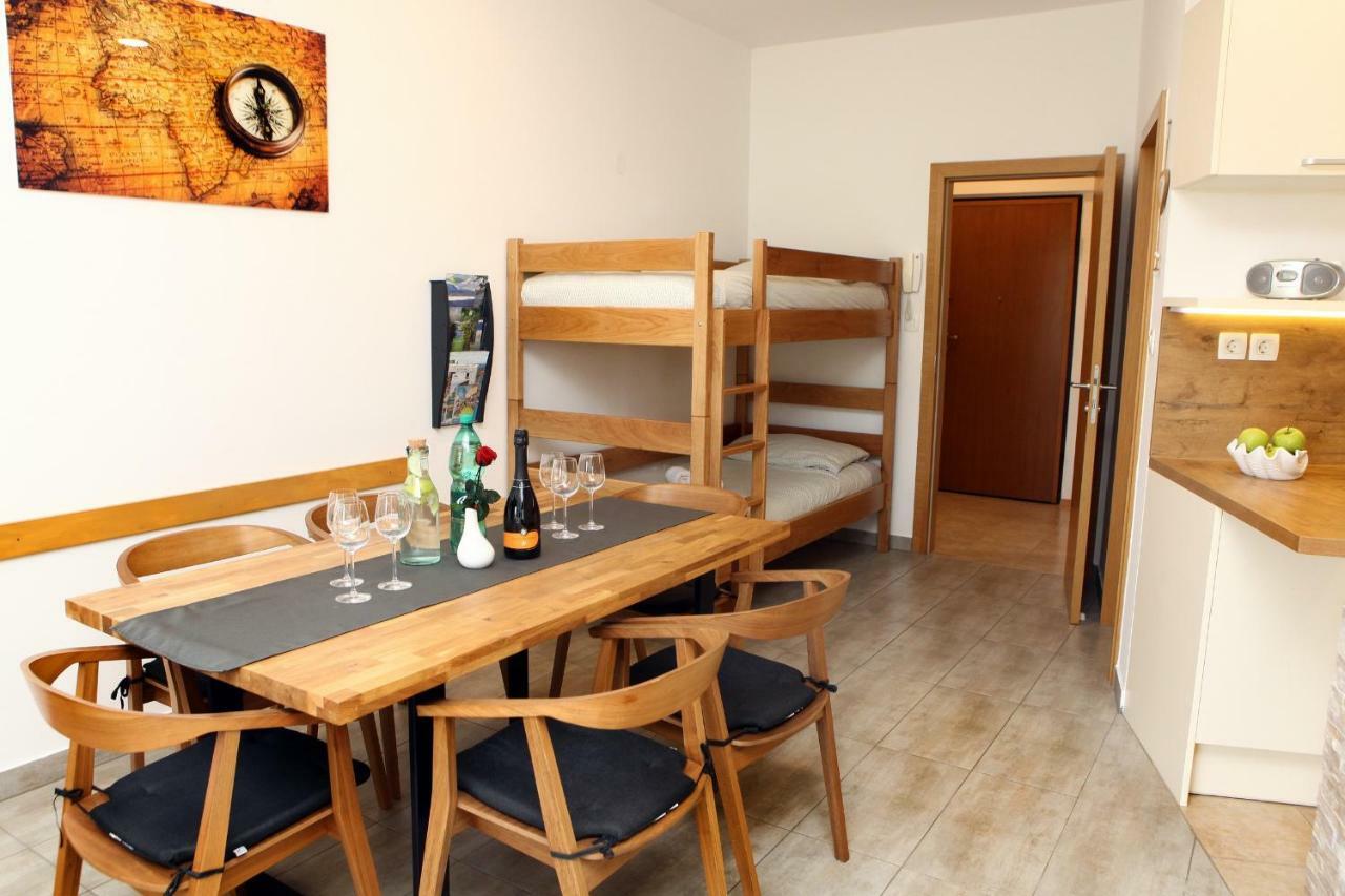 Trendy Apartment Izola Js Buitenkant foto