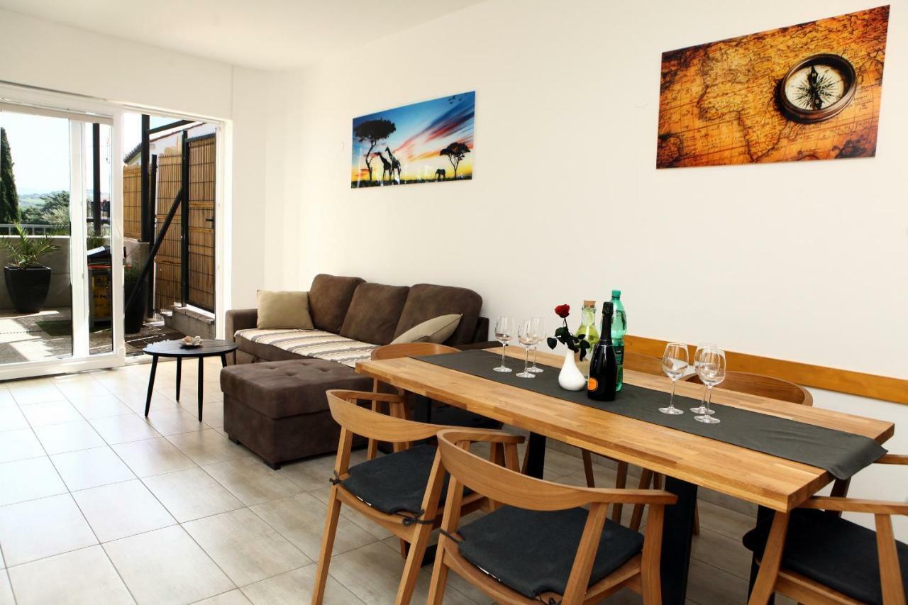Trendy Apartment Izola Js Buitenkant foto